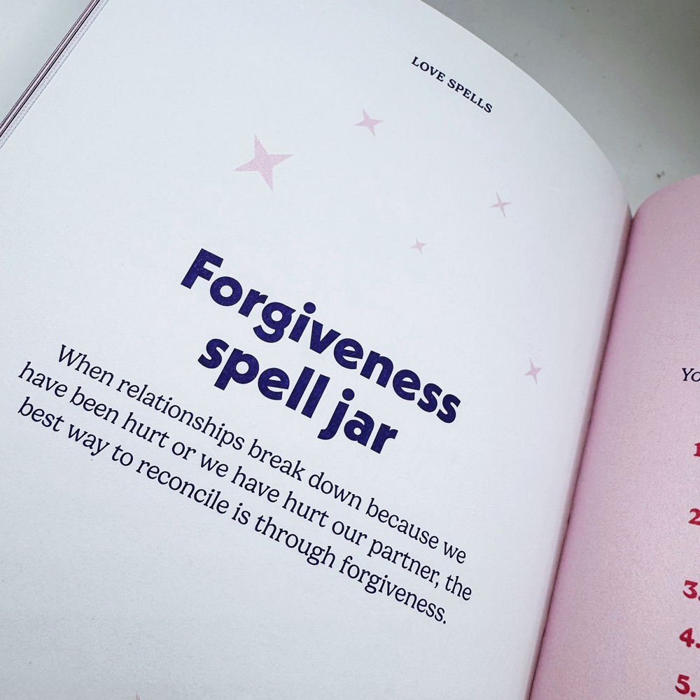 The Pocket Love Spells: Modern Magic to Bring Love Into Your Life